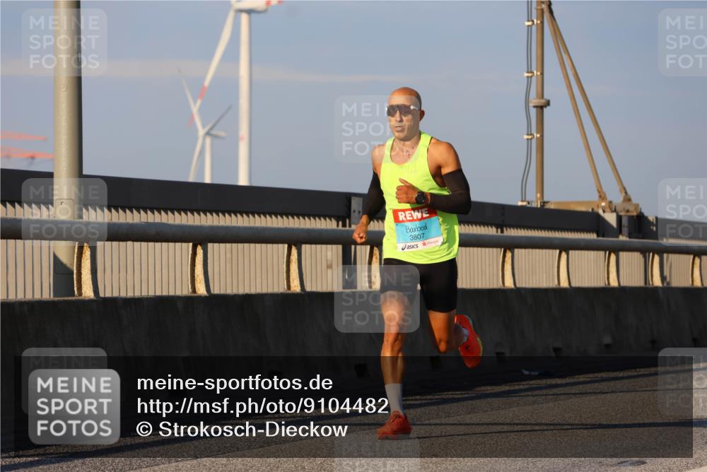 03.10.2025 - Köhlbrandbrückenlauf Strokosch-Dieckow http://msf.ph/oto/9104482 03.10.2025 09:29:47 Position 2 3807 meine-sportfotos.de