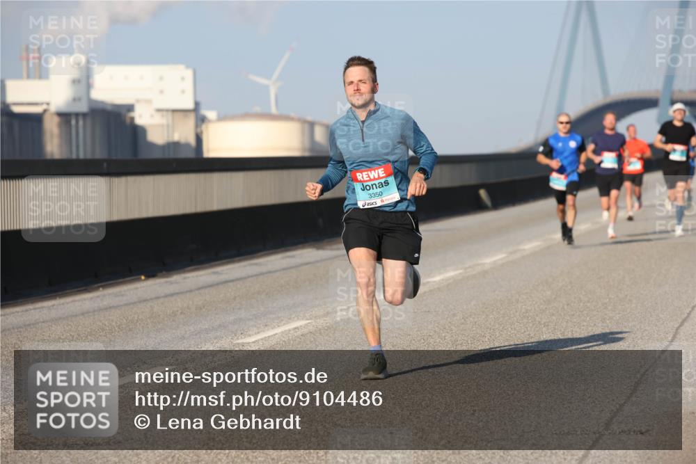 03.10.2025 - Köhlbrandbrückenlauf Lena Gebhardt http://msf.ph/oto/9104486 03.10.2025 09:38:40 Position 2 3350 meine-sportfotos.de