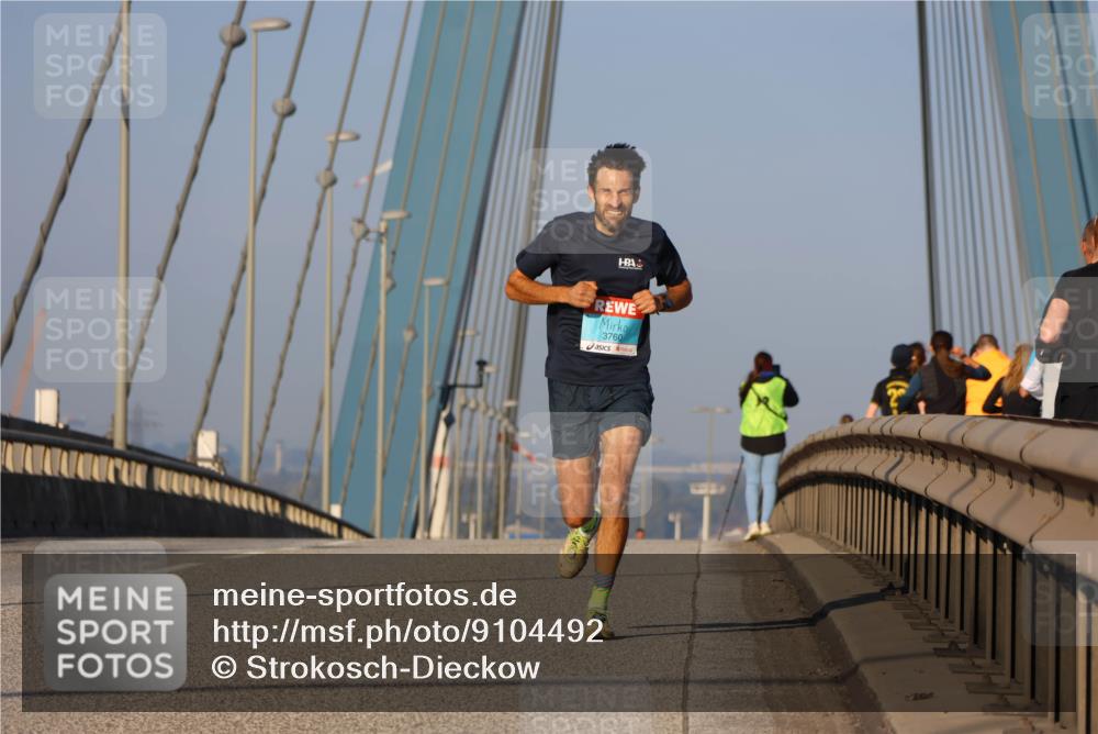 03.10.2025 - Köhlbrandbrückenlauf Strokosch-Dieckow http://msf.ph/oto/9104492 03.10.2025 09:30:04 Position 2  meine-sportfotos.de