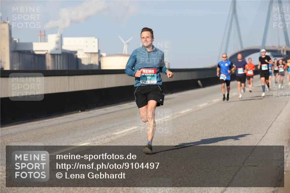 03.10.2025 - Köhlbrandbrückenlauf Lena Gebhardt http://msf.ph/oto/9104497 03.10.2025 09:38:40 Position 2 3350 meine-sportfotos.de
