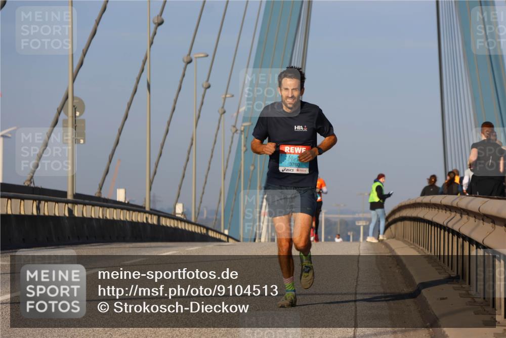 03.10.2025 - Köhlbrandbrückenlauf Strokosch-Dieckow http://msf.ph/oto/9104513 03.10.2025 09:30:06 Position 2 3760 meine-sportfotos.de