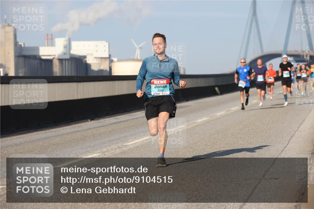 03.10.2025 - Köhlbrandbrückenlauf Lena Gebhardt http://msf.ph/oto/9104515 03.10.2025 09:38:41 Position 2 3350 meine-sportfotos.de