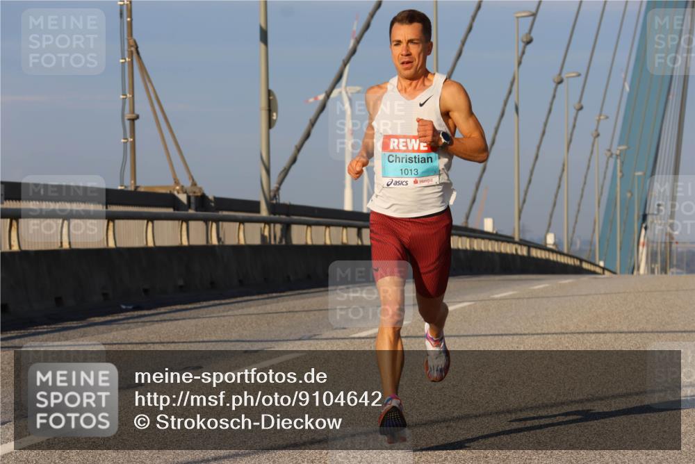 03.10.2025 - Köhlbrandbrückenlauf Strokosch-Dieckow http://msf.ph/oto/9104642 03.10.2025 09:30:21 Position 2 1013 meine-sportfotos.de