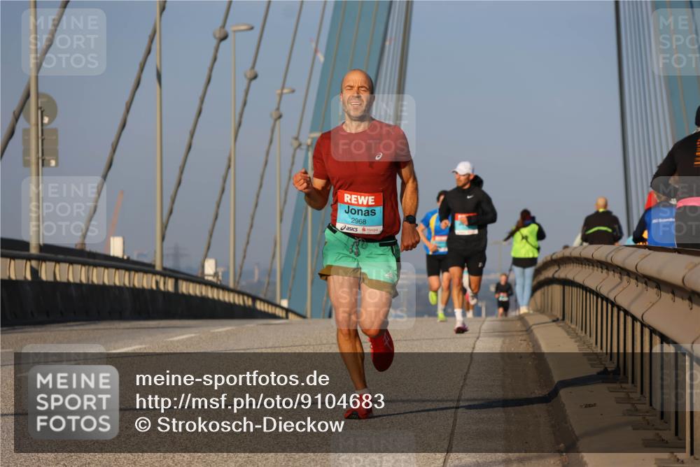 03.10.2025 - Köhlbrandbrückenlauf Strokosch-Dieckow http://msf.ph/oto/9104683 03.10.2025 09:31:05 Position 2 2968 meine-sportfotos.de