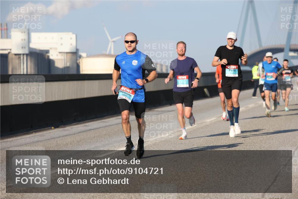 03.10.2025 - Köhlbrandbrückenlauf Lena Gebhardt http://msf.ph/oto/9104721 03.10.2025 09:38:46 Position 2 2937 meine-sportfotos.de