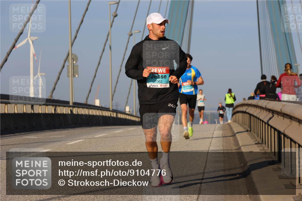 03.10.2025 - Köhlbrandbrückenlauf Strokosch-Dieckow http://msf.ph/oto/9104776 03.10.2025 09:31:12 Position 2 1062, 247 meine-sportfotos.de