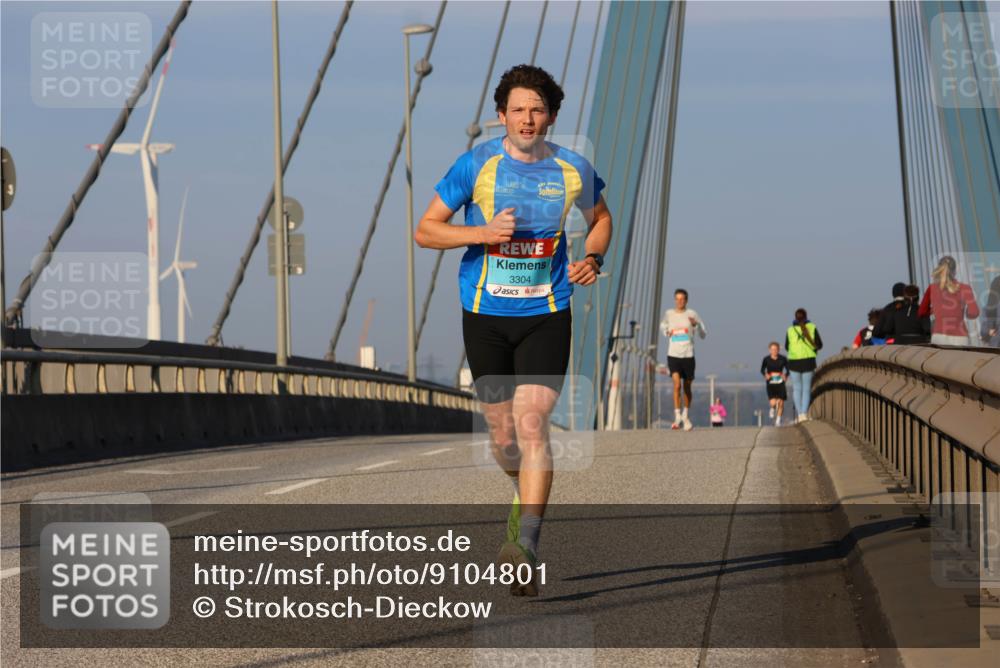 03.10.2025 - Köhlbrandbrückenlauf Strokosch-Dieckow http://msf.ph/oto/9104801 03.10.2025 09:31:16 Position 2 3304 meine-sportfotos.de