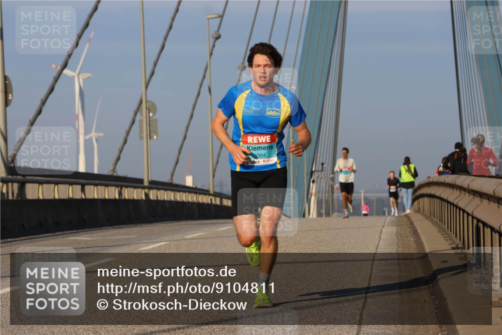 03.10.2025 - Köhlbrandbrückenlauf Strokosch-Dieckow http://msf.ph/oto/9104811 03.10.2025 09:31:16 Position 2 8304 meine-sportfotos.de