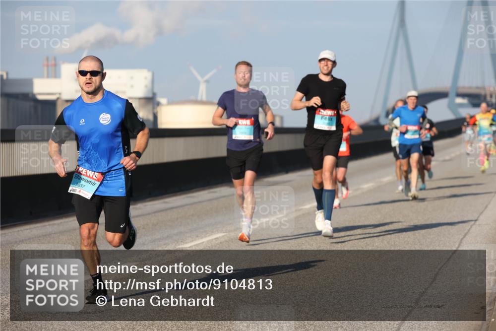 03.10.2025 - Köhlbrandbrückenlauf Lena Gebhardt http://msf.ph/oto/9104813 03.10.2025 09:38:48 Position 2 2937 meine-sportfotos.de