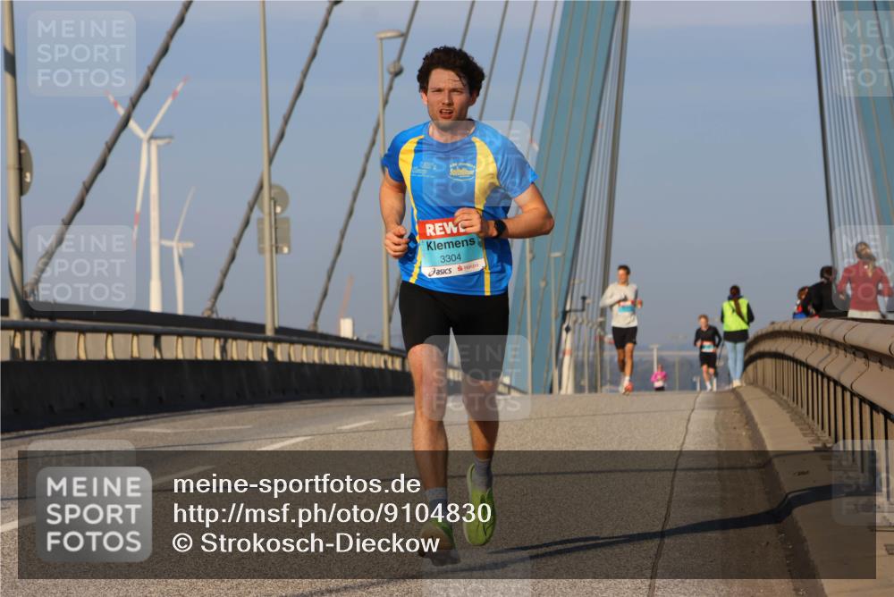 03.10.2025 - Köhlbrandbrückenlauf Strokosch-Dieckow http://msf.ph/oto/9104830 03.10.2025 09:31:16 Position 2 3304 meine-sportfotos.de