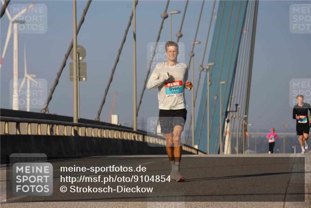 03.10.2025 - Köhlbrandbrückenlauf Strokosch-Dieckow http://msf.ph/oto/9104854 03.10.2025 09:31:24 Position 2 3209 meine-sportfotos.de