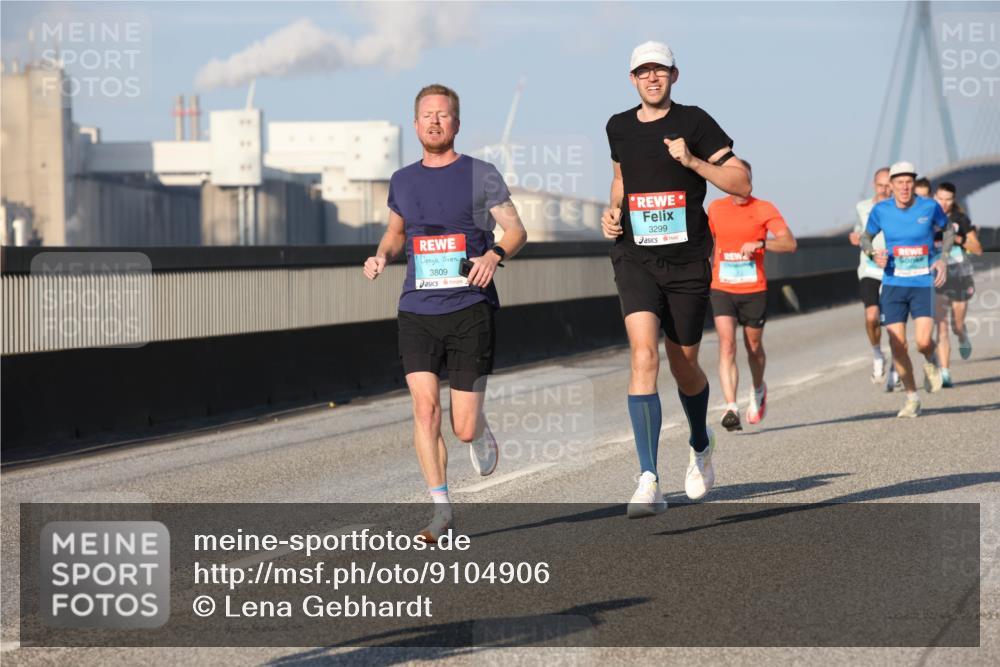 03.10.2025 - Köhlbrandbrückenlauf Lena Gebhardt http://msf.ph/oto/9104906 03.10.2025 09:38:49 Position 2 3809, 3299 meine-sportfotos.de