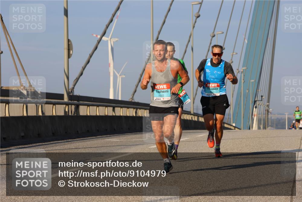 03.10.2025 - Köhlbrandbrückenlauf Strokosch-Dieckow http://msf.ph/oto/9104979 03.10.2025 09:32:06 Position 2 1022, 270, 1041 meine-sportfotos.de