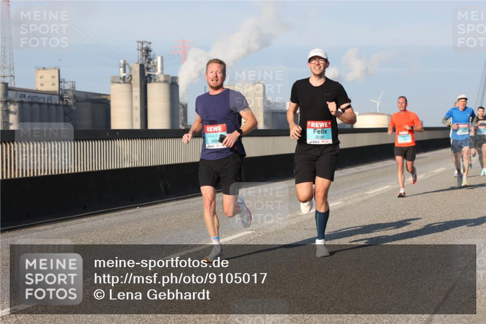 03.10.2025 - Köhlbrandbrückenlauf Lena Gebhardt http://msf.ph/oto/9105017 03.10.2025 09:38:51 Position 2 38094, 3299 meine-sportfotos.de