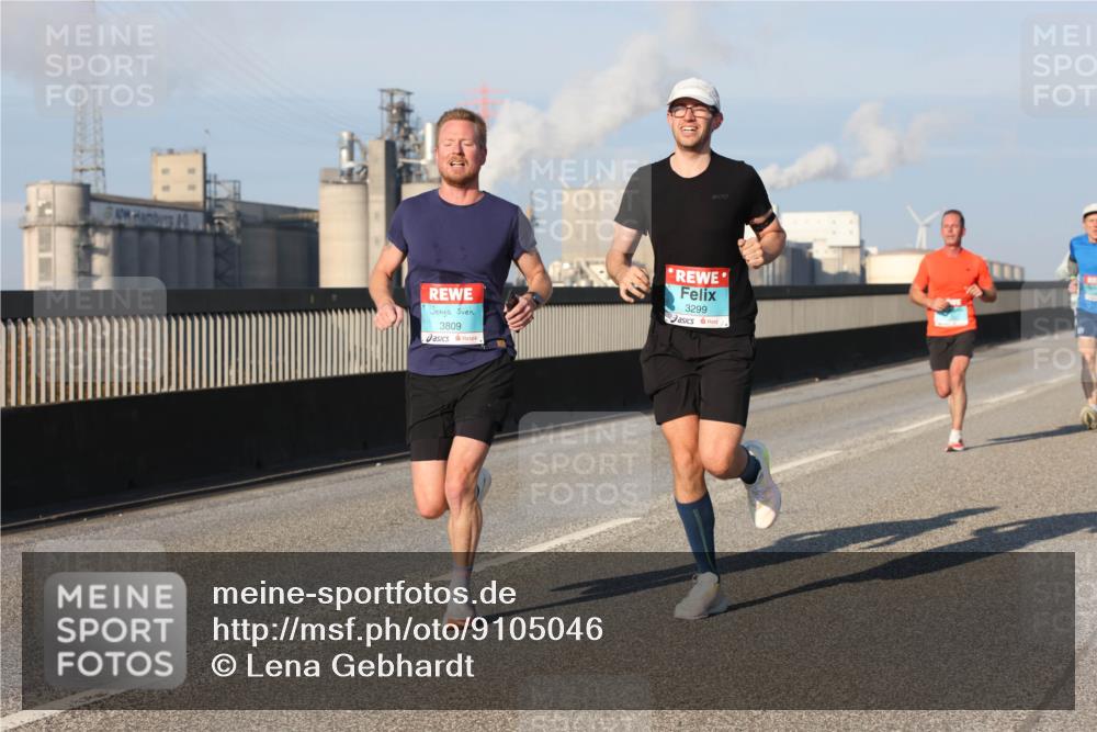 03.10.2025 - Köhlbrandbrückenlauf Lena Gebhardt http://msf.ph/oto/9105046 03.10.2025 09:38:51 Position 2 3809, 3299 meine-sportfotos.de