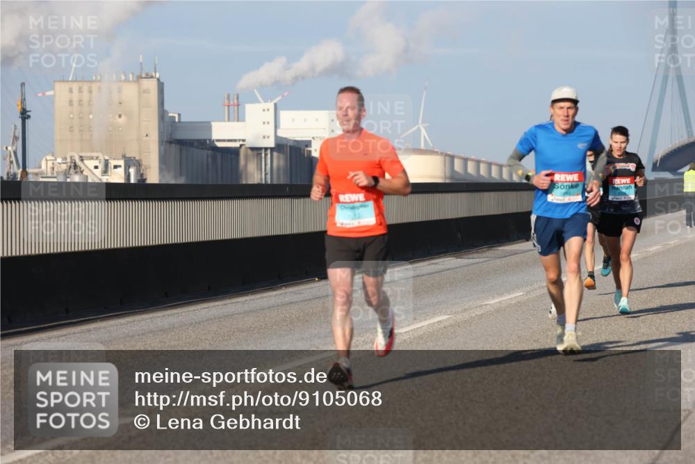 03.10.2025 - Köhlbrandbrückenlauf Lena Gebhardt http://msf.ph/oto/9105068 03.10.2025 09:38:52 Position 2  meine-sportfotos.de