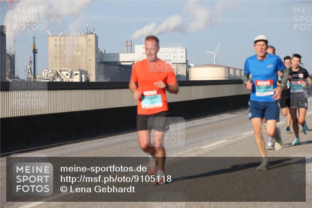 03.10.2025 - Köhlbrandbrückenlauf Lena Gebhardt http://msf.ph/oto/9105118 03.10.2025 09:38:53 Position 2  meine-sportfotos.de