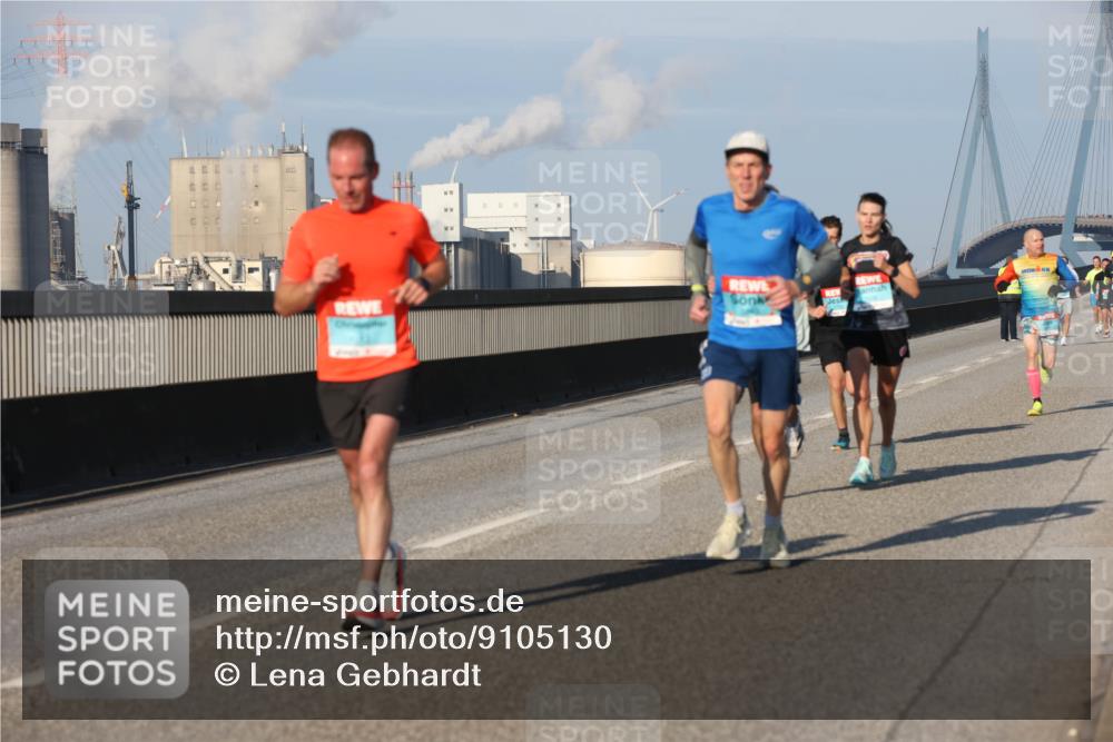 03.10.2025 - Köhlbrandbrückenlauf Lena Gebhardt http://msf.ph/oto/9105130 03.10.2025 09:38:53 Position 2  meine-sportfotos.de