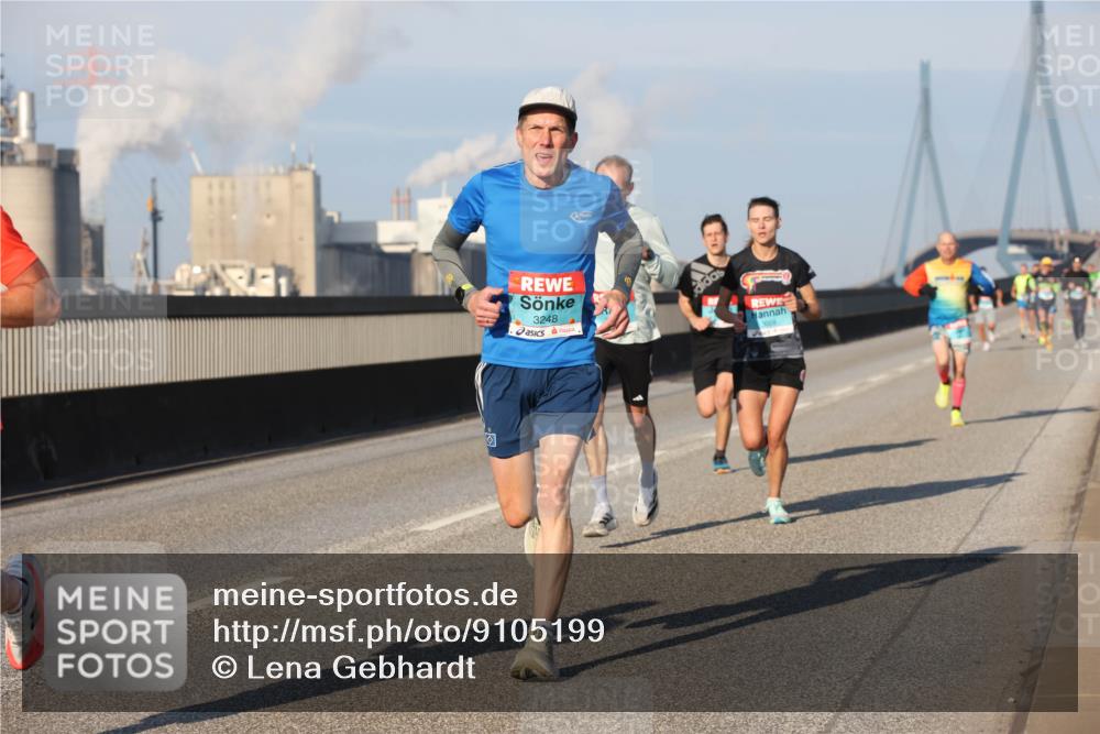03.10.2025 - Köhlbrandbrückenlauf Lena Gebhardt http://msf.ph/oto/9105199 03.10.2025 09:38:54 Position 2 3248, 3008 meine-sportfotos.de
