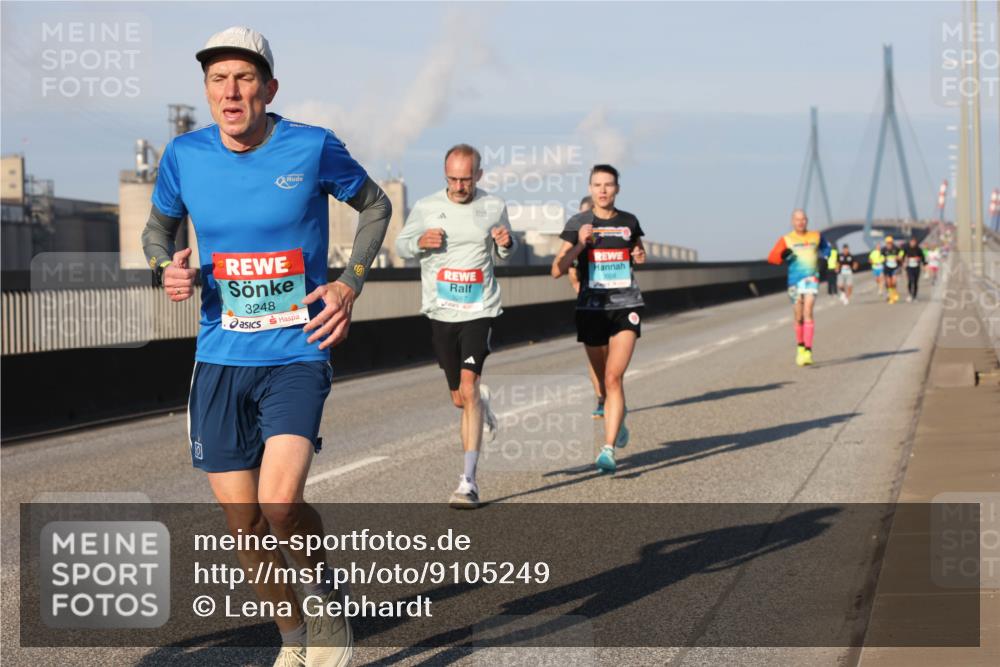 03.10.2025 - Köhlbrandbrückenlauf Lena Gebhardt http://msf.ph/oto/9105249 03.10.2025 09:38:55 Position 2 3248, 3267 meine-sportfotos.de