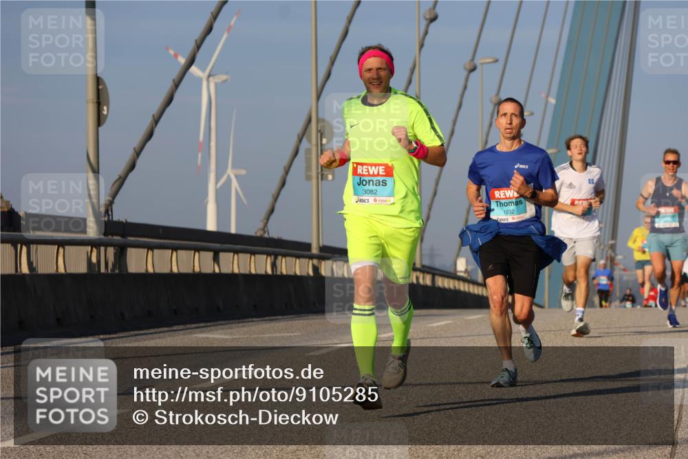 03.10.2025 - Köhlbrandbrückenlauf Strokosch-Dieckow http://msf.ph/oto/9105285 03.10.2025 09:32:57 Position 2 3082, 9, 1032 meine-sportfotos.de
