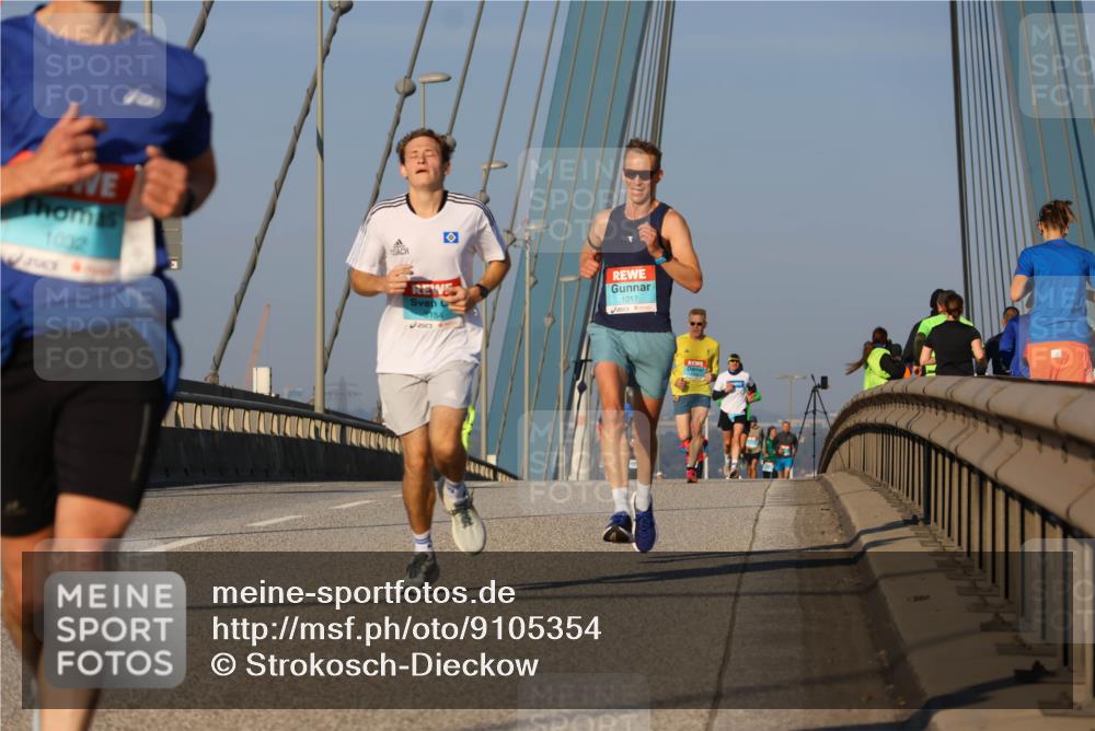 03.10.2025 - Köhlbrandbrückenlauf Strokosch-Dieckow http://msf.ph/oto/9105354 03.10.2025 09:33:00 Position 2 1002, 154, 1017 meine-sportfotos.de