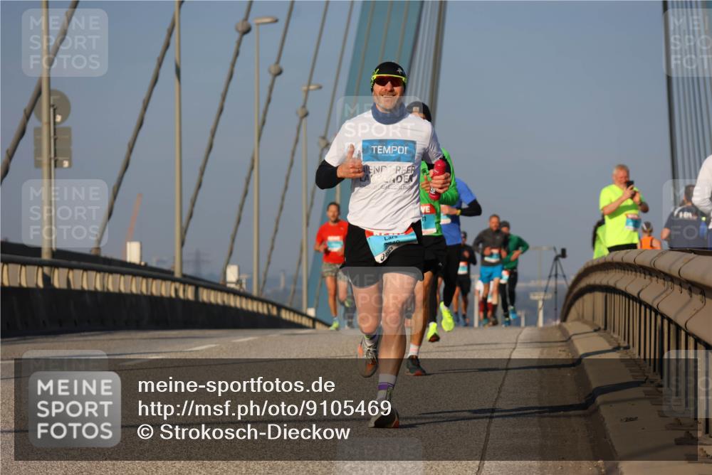 03.10.2025 - Köhlbrandbrückenlauf Strokosch-Dieckow http://msf.ph/oto/9105469 03.10.2025 09:33:16 Position 2  meine-sportfotos.de