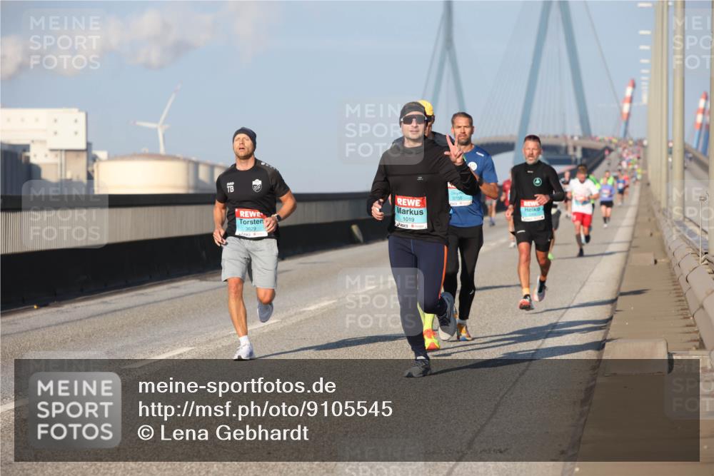 03.10.2025 - Köhlbrandbrückenlauf Lena Gebhardt http://msf.ph/oto/9105545 03.10.2025 09:39:05 Position 2 12 meine-sportfotos.de