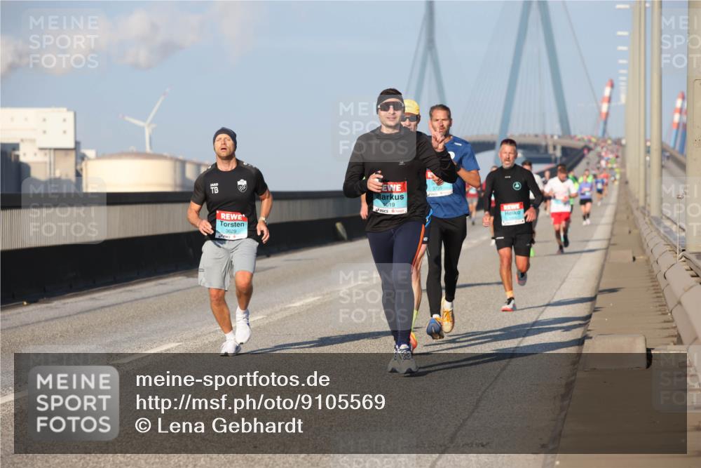 03.10.2025 - Köhlbrandbrückenlauf Lena Gebhardt http://msf.ph/oto/9105569 03.10.2025 09:39:05 Position 2 3629, 1019, 3756 meine-sportfotos.de