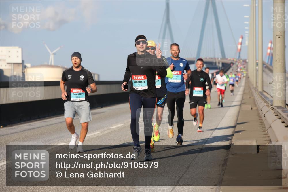 03.10.2025 - Köhlbrandbrückenlauf Lena Gebhardt http://msf.ph/oto/9105579 03.10.2025 09:39:06 Position 2 3629, 1019, 3756 meine-sportfotos.de