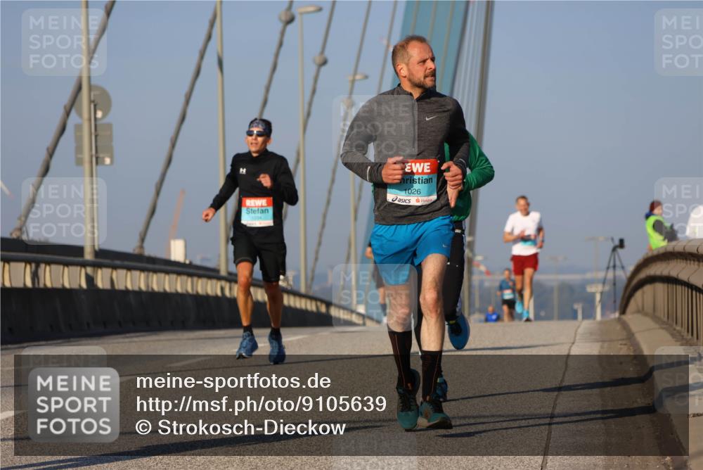 03.10.2025 - Köhlbrandbrückenlauf Strokosch-Dieckow http://msf.ph/oto/9105639 03.10.2025 09:33:30 Position 2 1026 meine-sportfotos.de