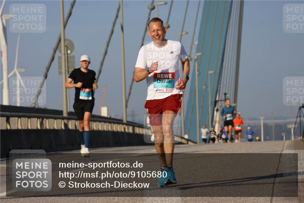 03.10.2025 - Köhlbrandbrückenlauf Strokosch-Dieckow http://msf.ph/oto/9105680 03.10.2025 09:33:41 Position 2 3086 meine-sportfotos.de