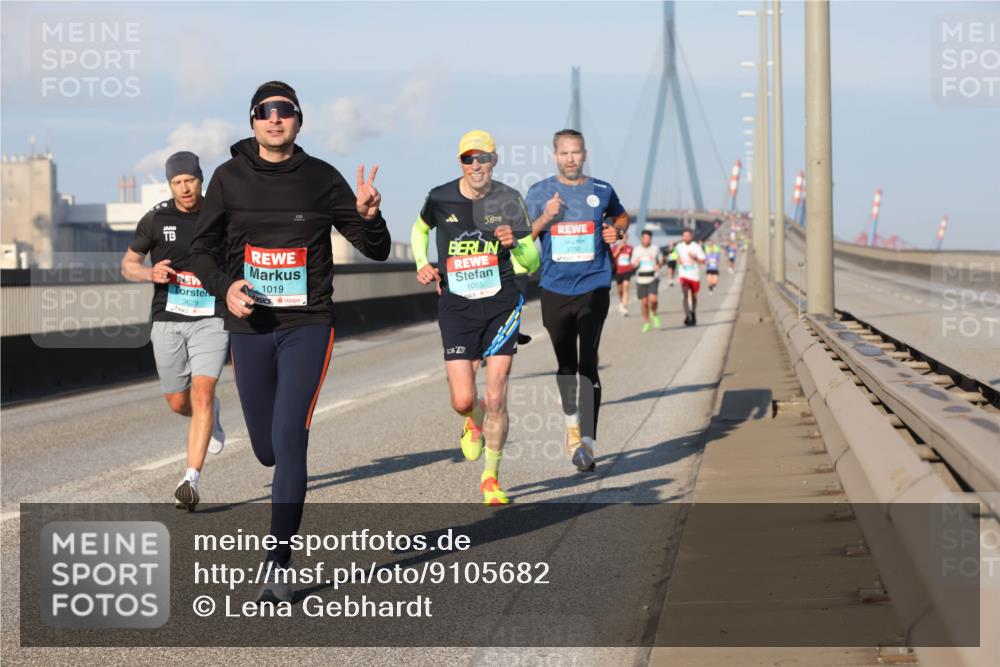03.10.2025 - Köhlbrandbrückenlauf Lena Gebhardt http://msf.ph/oto/9105682 03.10.2025 09:39:08 Position 2 3629, 1019, 50, 1055 meine-sportfotos.de