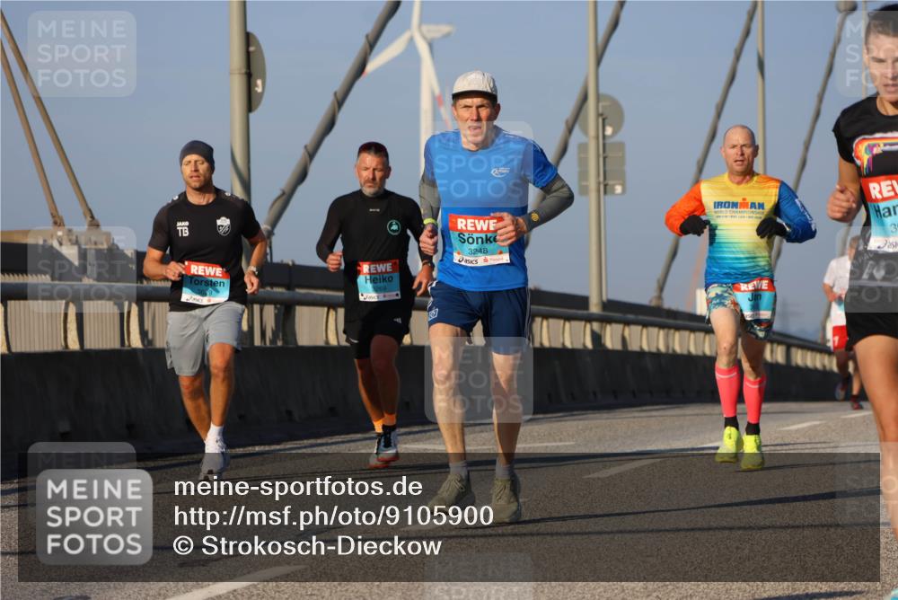 03.10.2025 - Köhlbrandbrückenlauf Strokosch-Dieckow http://msf.ph/oto/9105900 03.10.2025 09:34:14 Position 2 3269, 3248, 3 meine-sportfotos.de