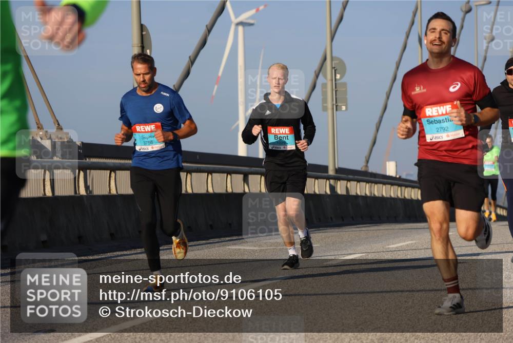 03.10.2025 - Köhlbrandbrückenlauf Strokosch-Dieckow http://msf.ph/oto/9106105 03.10.2025 09:34:34 Position 2 3756, 1029, 2792 meine-sportfotos.de