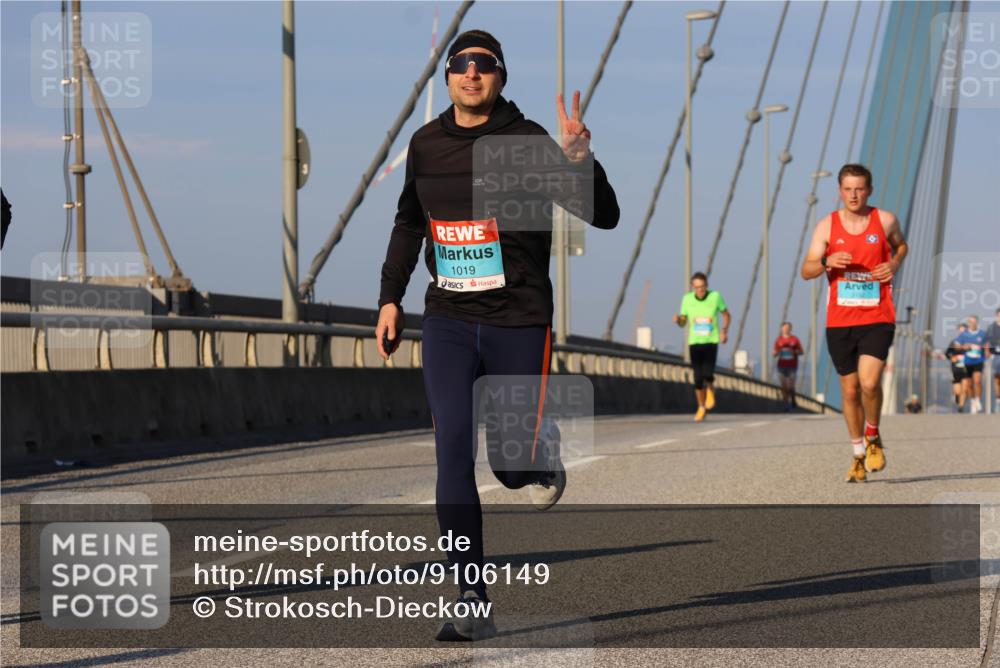 03.10.2025 - Köhlbrandbrückenlauf Strokosch-Dieckow http://msf.ph/oto/9106149 03.10.2025 09:34:38 Position 2 1019 meine-sportfotos.de
