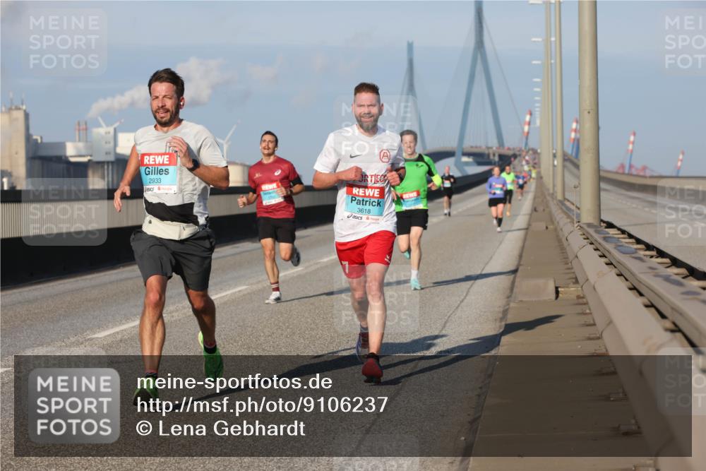 03.10.2025 - Köhlbrandbrückenlauf Lena Gebhardt http://msf.ph/oto/9106237 03.10.2025 09:39:18 Position 2 2933, 3618 meine-sportfotos.de