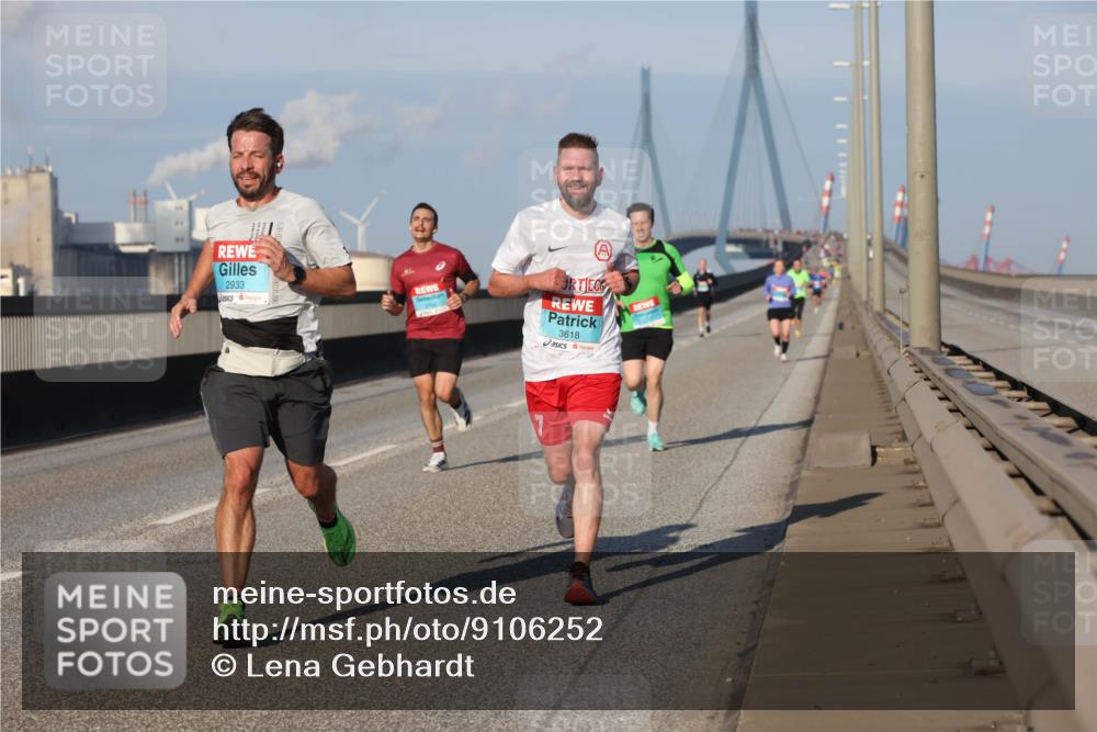 03.10.2025 - Köhlbrandbrückenlauf Lena Gebhardt http://msf.ph/oto/9106252 03.10.2025 09:39:18 Position 2 2933, 3618 meine-sportfotos.de