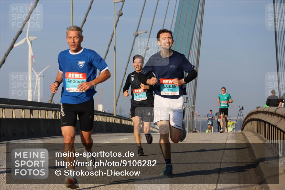 03.10.2025 - Köhlbrandbrückenlauf Strokosch-Dieckow http://msf.ph/oto/9106282 03.10.2025 09:34:55 Position 2 3078, 3226, 1061 meine-sportfotos.de