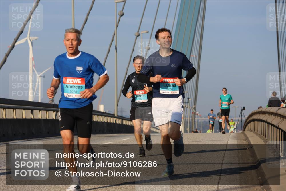 03.10.2025 - Köhlbrandbrückenlauf Strokosch-Dieckow http://msf.ph/oto/9106286 03.10.2025 09:34:55 Position 2 3078, 1061, 3226 meine-sportfotos.de