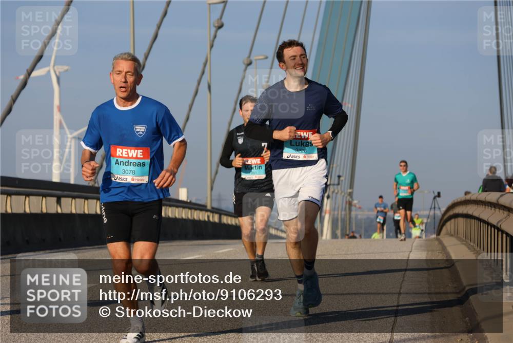03.10.2025 - Köhlbrandbrückenlauf Strokosch-Dieckow http://msf.ph/oto/9106293 03.10.2025 09:34:55 Position 2 3078, 061, 3226 meine-sportfotos.de