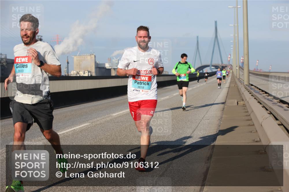 03.10.2025 - Köhlbrandbrückenlauf Lena Gebhardt http://msf.ph/oto/9106312 03.10.2025 09:39:19 Position 2 2933, 3618 meine-sportfotos.de