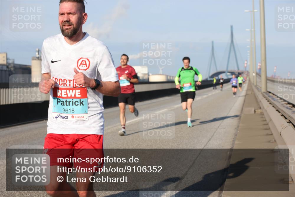 03.10.2025 - Köhlbrandbrückenlauf Lena Gebhardt http://msf.ph/oto/9106352 03.10.2025 09:39:20 Position 2 3618 meine-sportfotos.de