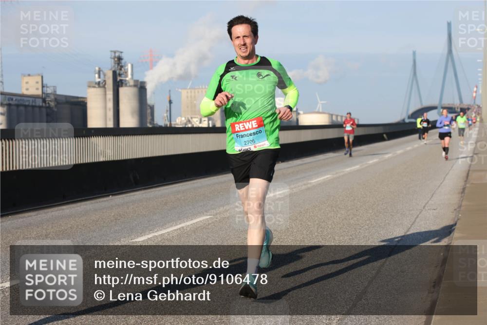 03.10.2025 - Köhlbrandbrückenlauf Lena Gebhardt http://msf.ph/oto/9106478 03.10.2025 09:39:22 Position 2 2705 meine-sportfotos.de