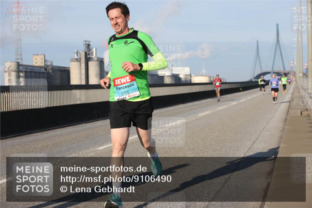 03.10.2025 - Köhlbrandbrückenlauf Lena Gebhardt http://msf.ph/oto/9106490 03.10.2025 09:39:22 Position 2 2705 meine-sportfotos.de