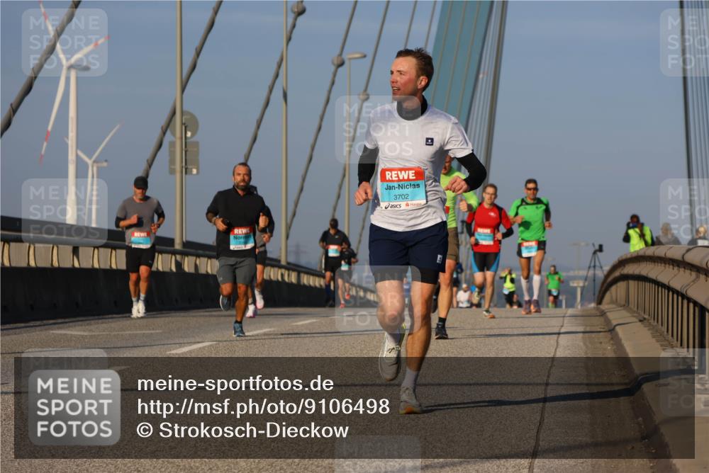 03.10.2025 - Köhlbrandbrückenlauf Strokosch-Dieckow http://msf.ph/oto/9106498 03.10.2025 09:35:32 Position 2 3702 meine-sportfotos.de