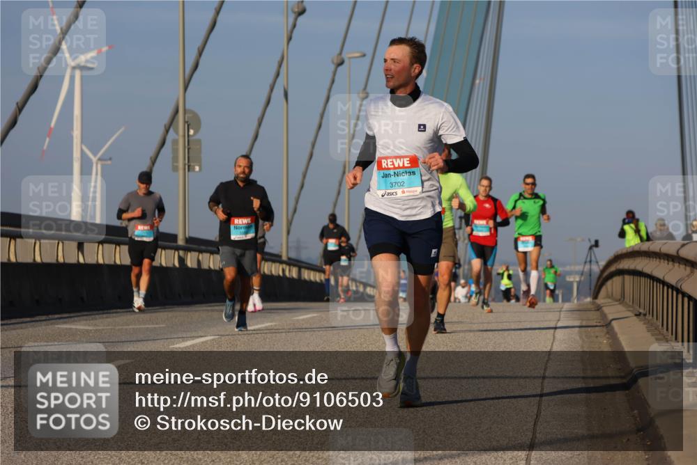 03.10.2025 - Köhlbrandbrückenlauf Strokosch-Dieckow http://msf.ph/oto/9106503 03.10.2025 09:35:32 Position 2 3702 meine-sportfotos.de