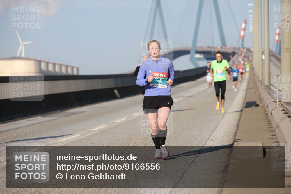 03.10.2025 - Köhlbrandbrückenlauf Lena Gebhardt http://msf.ph/oto/9106556 03.10.2025 09:39:25 Position 2 3704 meine-sportfotos.de