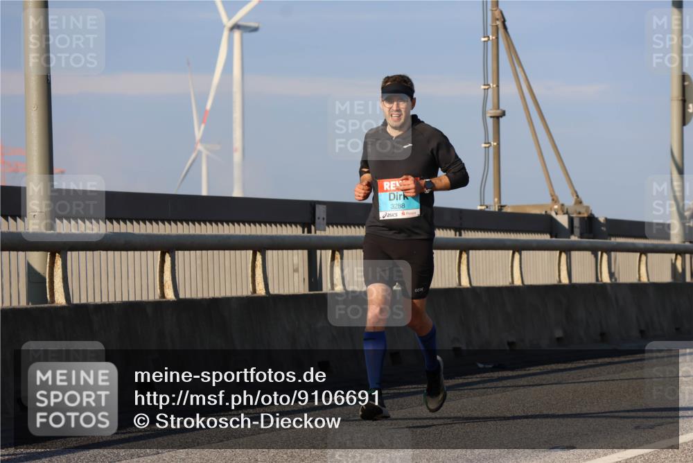 03.10.2025 - Köhlbrandbrückenlauf Strokosch-Dieckow http://msf.ph/oto/9106691 03.10.2025 09:35:47 Position 2 3288 meine-sportfotos.de