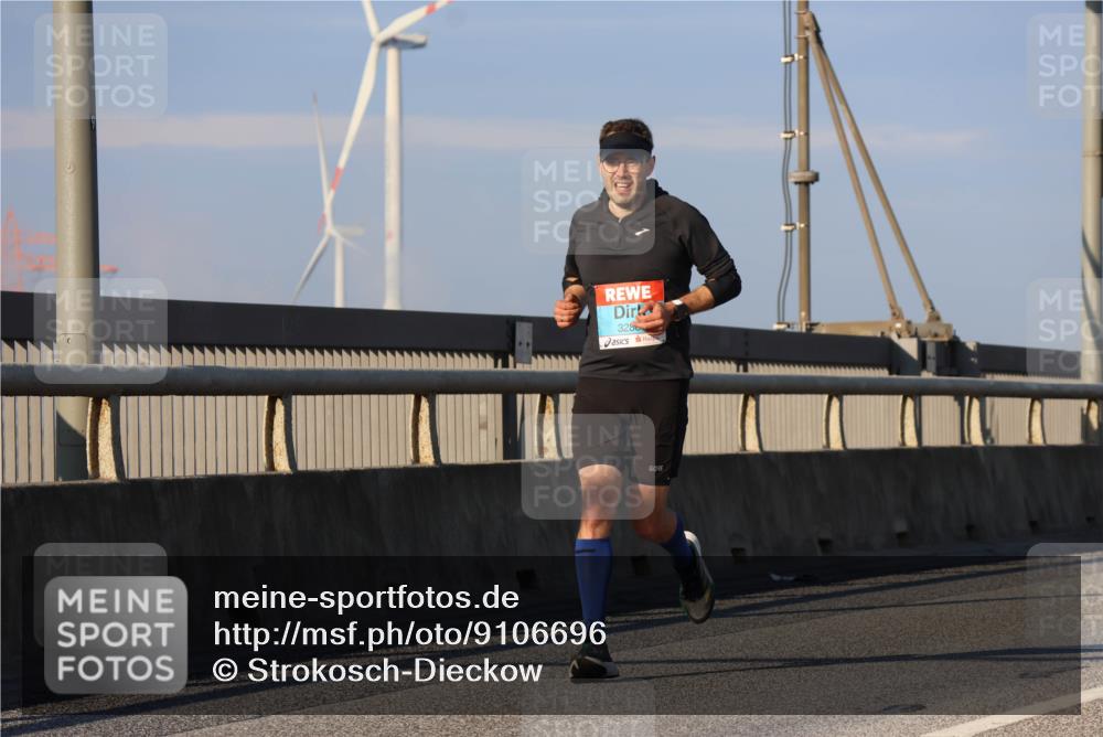03.10.2025 - Köhlbrandbrückenlauf Strokosch-Dieckow http://msf.ph/oto/9106696 03.10.2025 09:35:47 Position 2 3286 meine-sportfotos.de